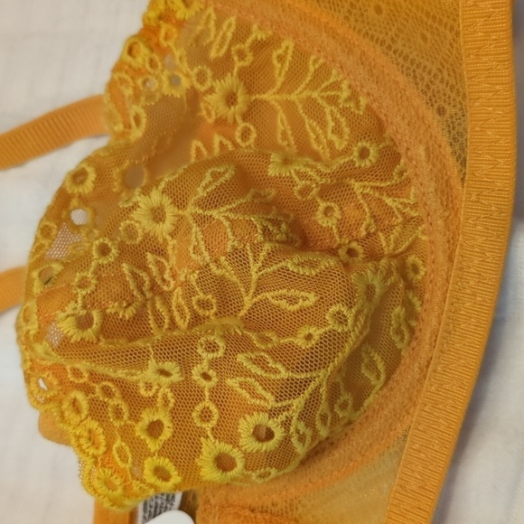 Free people intimately St Tropez yellow eyelet demi underWire Boho Summer bra32B - Picture 3 of 9